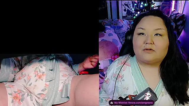 Snapshot of EmGreens chatting on 03-15-26, 04:51 EmGreens online show from 03-15-26, 04:51