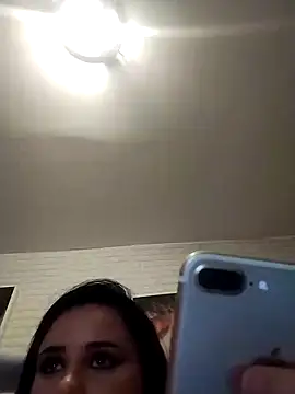 Snapshot of AdelinaJude chatting on 01-18-25, 11:33 AdelinaJude online show from 01-18-25, 11:33