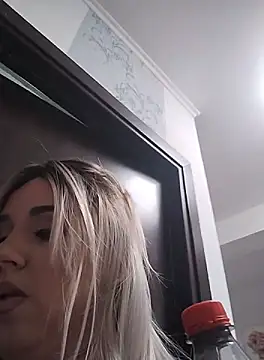 Snapshot of AdelinaJude chatting on 09-26-25, 07:07 AdelinaJude online show from 09-26-25, 07:07