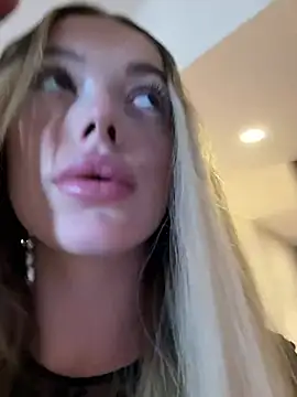 Snapshot of KylieJoyce chatting on 02-17-25, 06:04 KylieJoyce online show from 02-17-25, 06:04