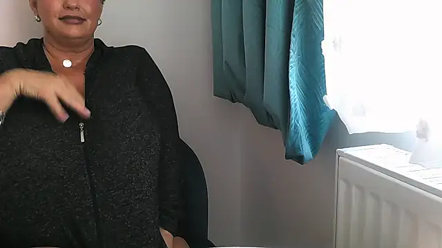 Snapshot of hotsierra4u chatting on 10-22-25, 11:43 hotsierra4u online show from 10-22-25, 11:43