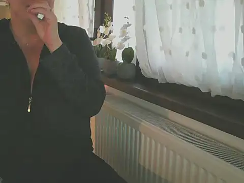 Snapshot of hotsierra4u chatting on 11-30-25, 12:42 hotsierra4u online show from 11-30-25, 12:42