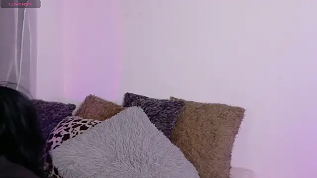 miluv19 online show from 04-15-26, 09:48