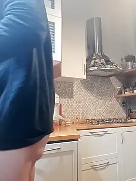 Snapshot of Frabox65 chatting on 01-07-25, 06:05 Frabox65 online show from 01-07-25, 06:05