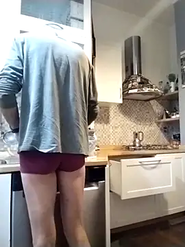 Snapshot of Frabox65 chatting on 12-21-25, 06:20 Frabox65 online show from 12-21-25, 06:20