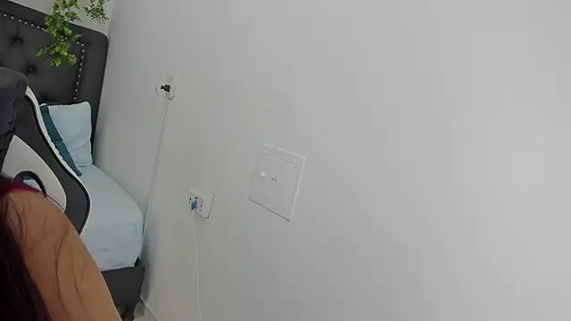 victoria18x online show from 02-19-25, 07:16