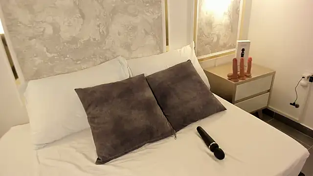 victoria18x online show from 11-04-25, 07:24