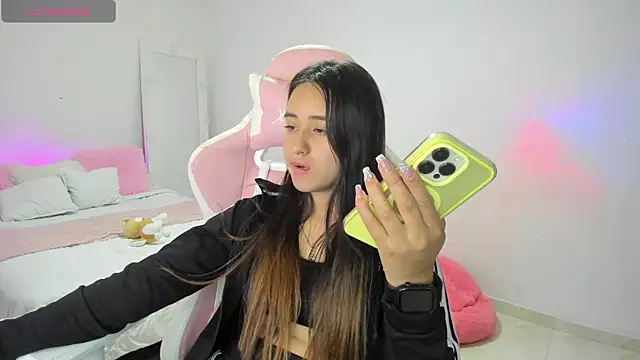 Snapshot of Tinylottie chatting on 09-12-25, 04:01 Tinylottie online show from 09-12-25, 04:01