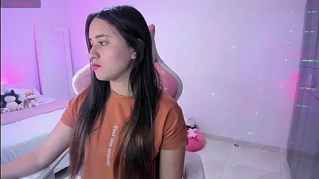 Snapshot of Tinylottie chatting on 09-24-25, 01:42 Tinylottie online show from 09-24-25, 01:42