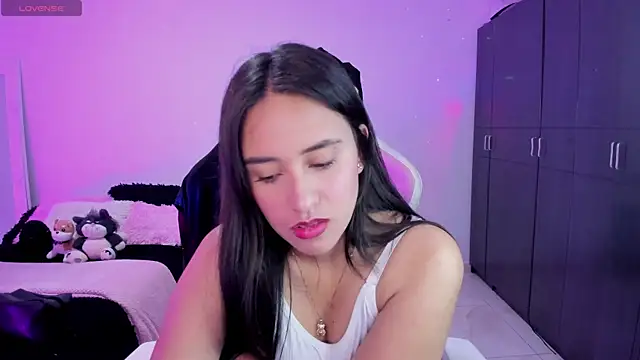 Snapshot of Tinylottie chatting on 10-08-25, 10:29 Tinylottie online show from 10-08-25, 10:29