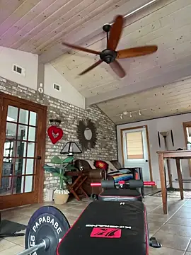 Snapshot of LushianaFitness chatting on 11-12-25, 02:50 LushianaFitness online show from 11-12-25, 02:50