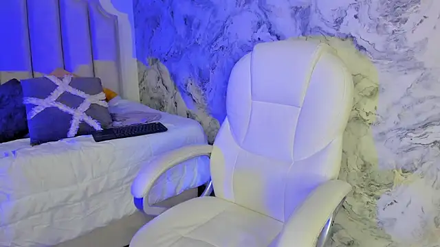 Snapshot of Pamela_Moreno_ chatting on 01-17-25, 01:57 Pamela Moreno  online show from 01-17-25, 01:57