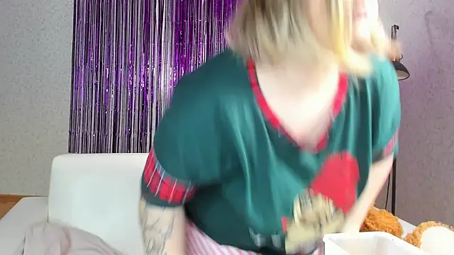 Seductive She Wolf online show from 02-15-25, 08:54