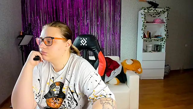 Seductive She Wolf online show from 03-18-25, 06:46