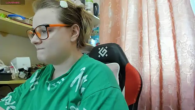 Seductive She Wolf online show from 04-04-26, 03:20