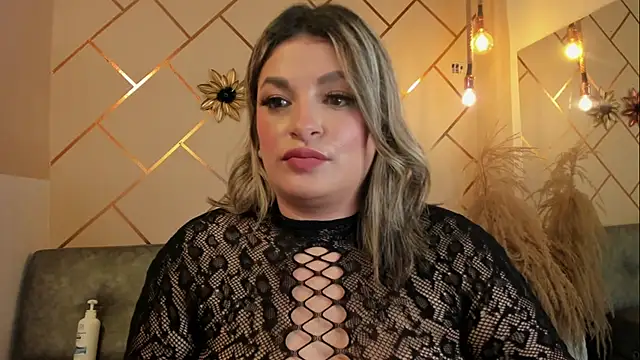 Snapshot of marianeporter__ chatting on 11-13-25, 02:21 marianeporter online show from 11-13-25, 02:21