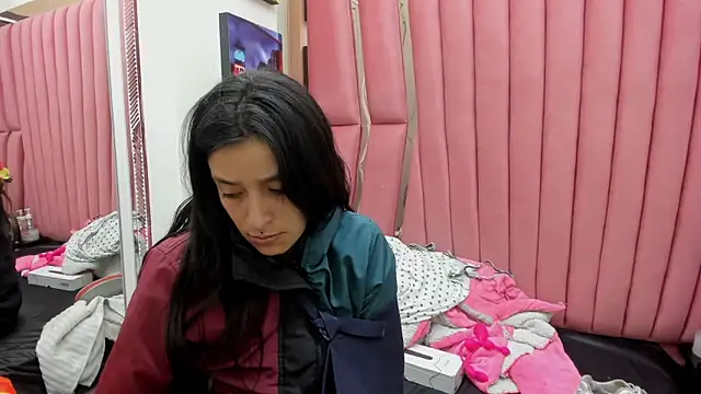 Sarah Hornny online show from 02-05-26, 03:33