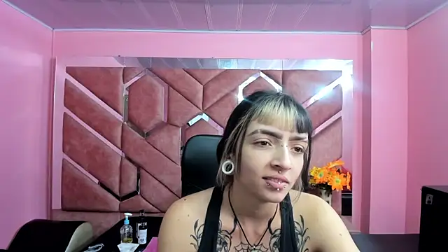 Snapshot of Samantha_Smiith chatting on 09-12-25, 04:01 Samantha Smiith online show from 09-12-25, 04:01