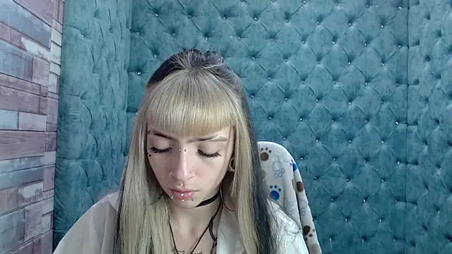 Snapshot of Samantha_Smiith chatting on 10-03-25, 03:47 Samantha Smiith online show from 10-03-25, 03:47