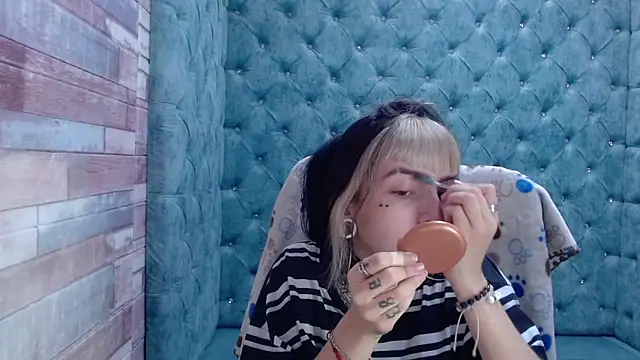 Snapshot of Samantha_Smiith chatting on 10-08-25, 03:48 Samantha Smiith online show from 10-08-25, 03:48