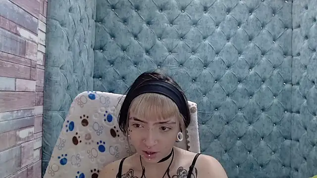 Snapshot of Samantha_Smiith chatting on 10-10-25, 03:49 Samantha Smiith online show from 10-10-25, 03:49