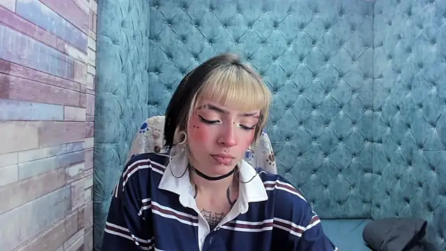 Snapshot of Samantha_Smiith chatting on 11-26-25, 04:13 Samantha Smiith online show from 11-26-25, 04:13