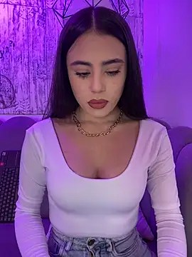 AbyThompson online show from 10-28-25, 12:19