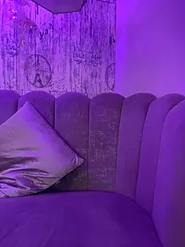 AbyThompson online show from 11-18-25, 02:54