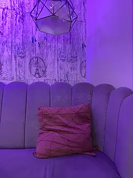 AbyThompson online show from 12-15-25, 03:27