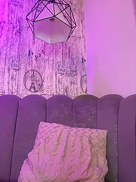 AbyThompson online show from 04-12-26, 03:50