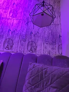 AbyThompson online show from 04-21-26, 01:42