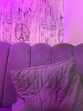 AbyThompson online show from 04-27-26, 04:32