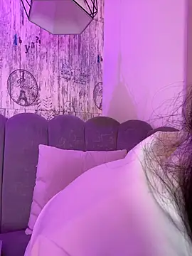 Snapshot of AbyThompson chatting on 05-19-26, 01:56 AbyThompson online show from 05-19-26, 01:56