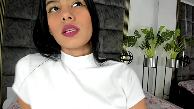 LaurenRodriiguez online show from 03-06-25, 12:41