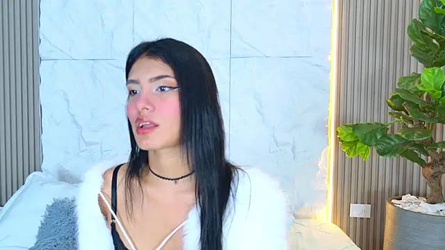 LaurenRodriiguez online show from 04-13-26, 12:43