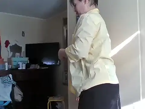 Snapshot of KatieBARBiE98 chatting on 09-19-25, 08:42 KatieBARBiE98 online show from 09-19-25, 08:42