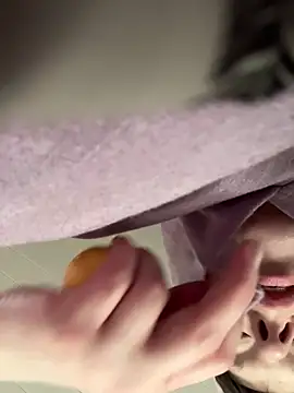 KatieBARBiE98 online show from 04-19-26, 01:10