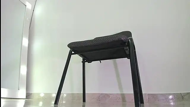 Madeleine  w online show from 03-10-25, 11:27