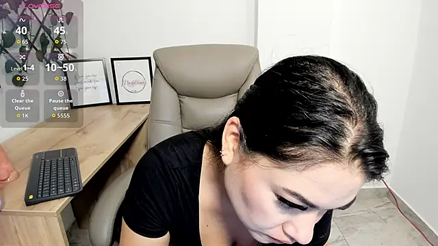 Madeleine  w online show from 11-09-25, 12:20