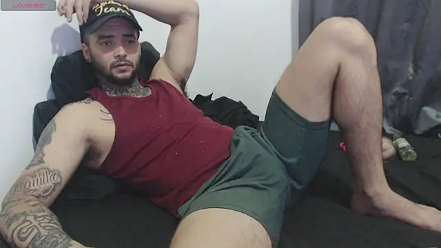 Snapshot of maxi_rogger18 chatting on 12-14-24, 07:46 maxi rogger18 online show from 12-14-24, 07:46