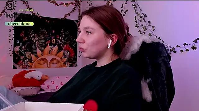 Snapshot of somejgirl chatting on 12-25-24, 07:24 somejgirl online show from 12-25-24, 07:24