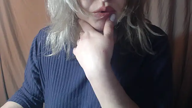Snapshot of 1BECHA1 chatting on 02-13-25, 04:17 1BECHA1 online show from 02-13-25, 04:17