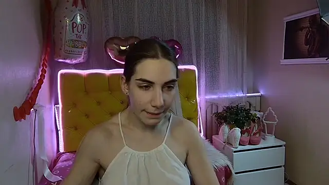 Snapshot of NikaStark_ chatting on 03-01-25, 02:59 NikaStark  online show from 03-01-25, 02:59