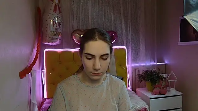 Snapshot of NikaStark_ chatting on 03-05-25, 02:14 NikaStark  online show from 03-05-25, 02:14