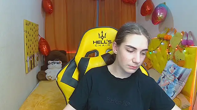 Snapshot of NikaStark_ chatting on 03-09-25, 10:19 NikaStark  online show from 03-09-25, 10:19