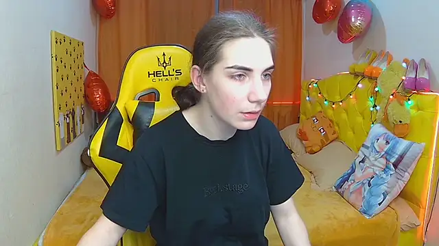 Snapshot of NikaStark_ chatting on 03-10-25, 01:45 NikaStark  online show from 03-10-25, 01:45