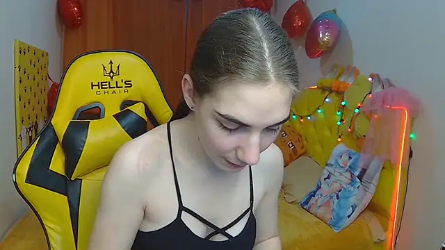 Snapshot of NikaStark_ chatting on 03-13-25, 04:38 NikaStark  online show from 03-13-25, 04:38