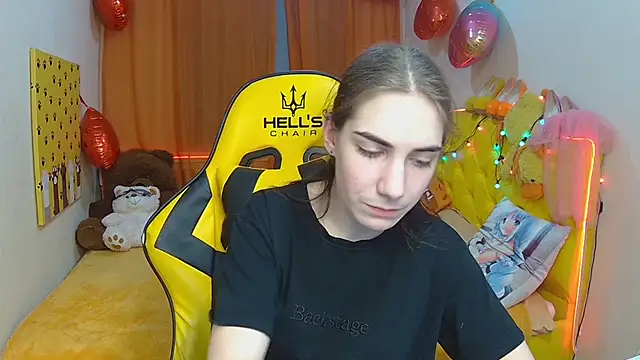 Snapshot of NikaStark_ chatting on 03-14-25, 07:34 NikaStark  online show from 03-14-25, 07:34