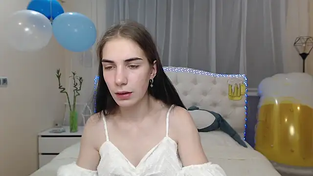 Snapshot of NikaStark_ chatting on 09-18-25, 06:37 NikaStark  online show from 09-18-25, 06:37