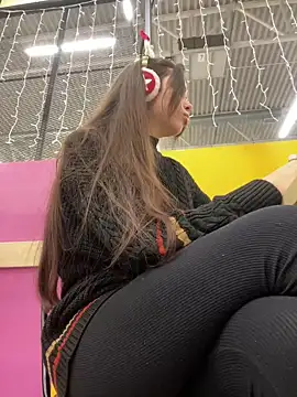 Snapshot of pantyless chatting on 12-11-24, 11:21 pantyless online show from 12-11-24, 11:21